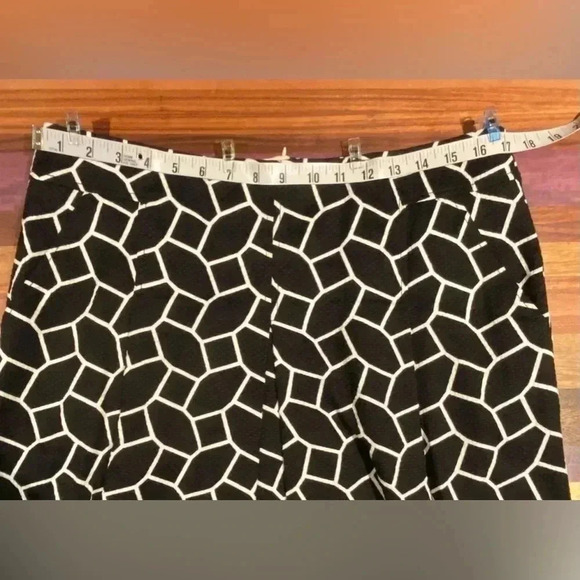 Talbots black and white front-pleat skirt 12 - Picture 5 of 7